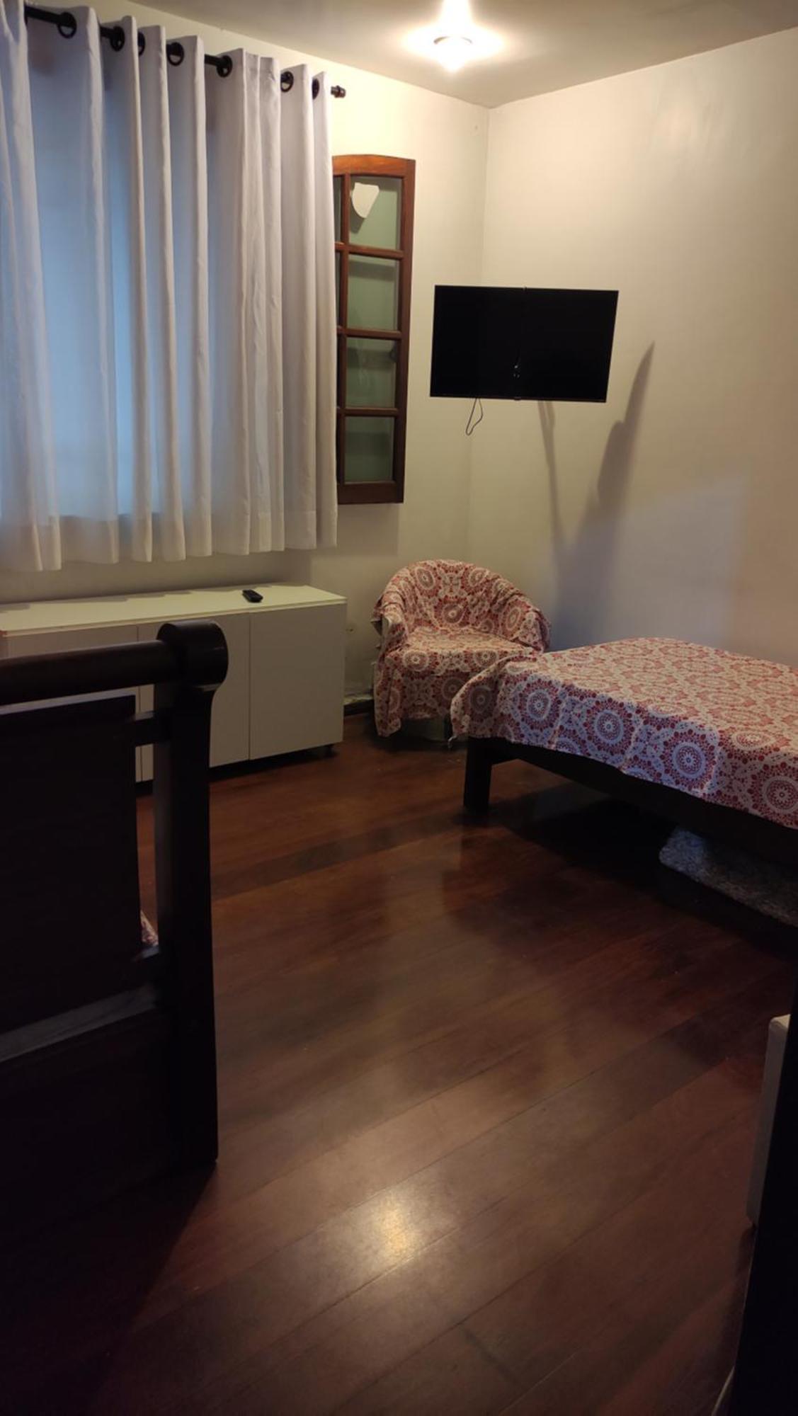 Quarto Duplo com Banheiro Privativo Externo